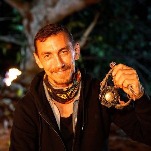 Mat AU Survivor idol